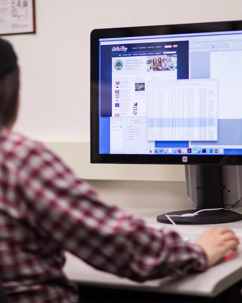 Cabrillo College Computer Information Systems Computer Work Desk