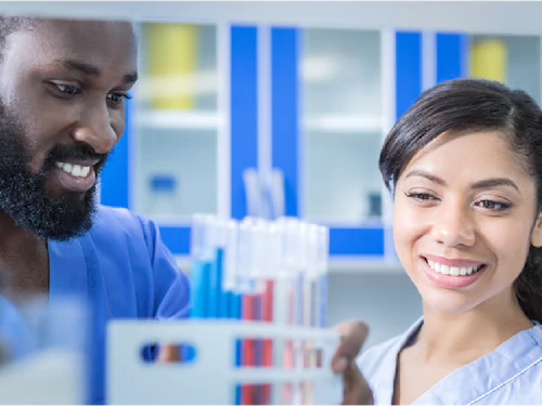 Imagen destacada de Biotech socios de laboratorio