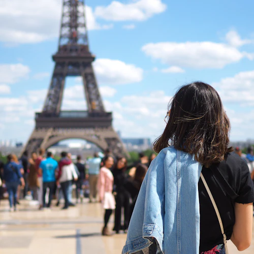 Estudiante en la Torre Eiffel