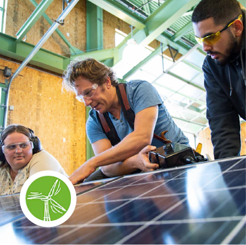 Cuadrado de energía solar y tecnología con logotipo de CEM