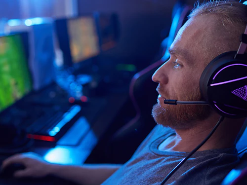 Student in game class