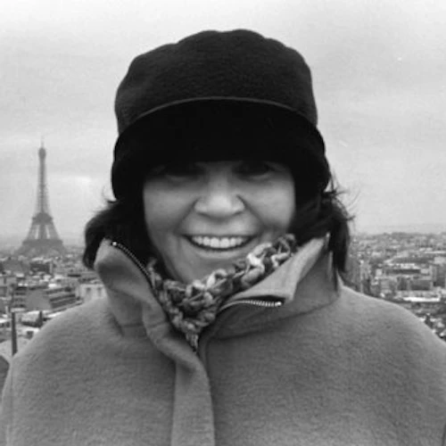 Instructor with Eiffel Tower in background