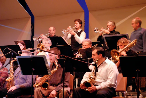 Banda de jazz tocando