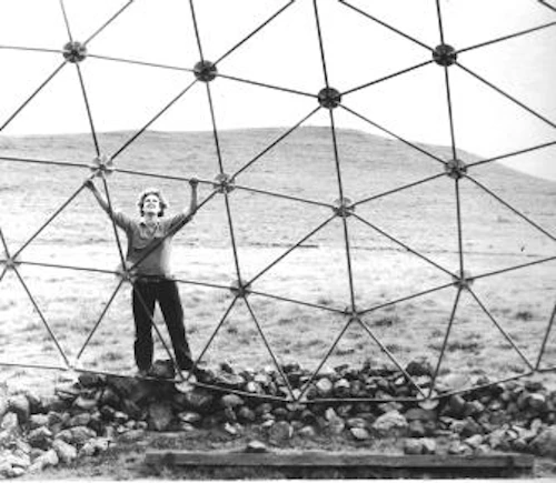 K. Groppi con Domo Geodésico