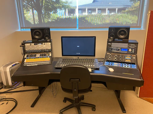 Computadoras y equipo de mezcla del Studio A