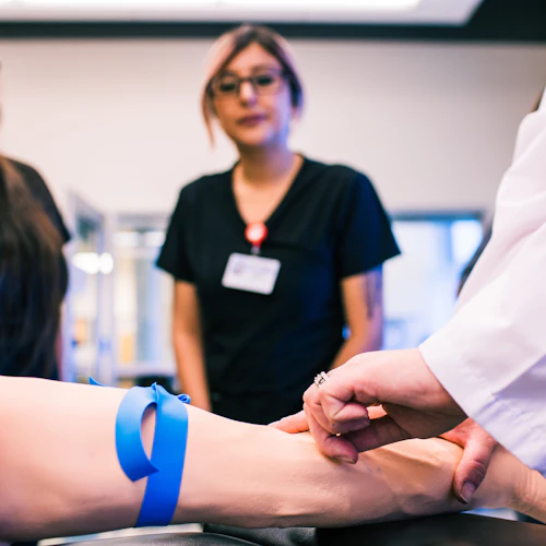 vena palpada para extracción de sangre