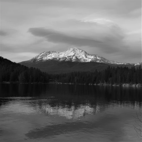 Nieve en una montaña