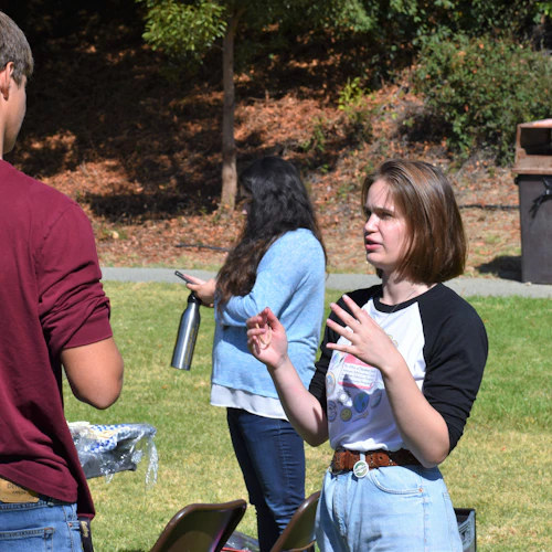Estudiantes en un Evento Nacional de Salida al Descubierto
