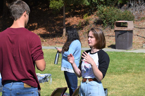 Estudiantes en un Evento Nacional de Salida al Descubierto