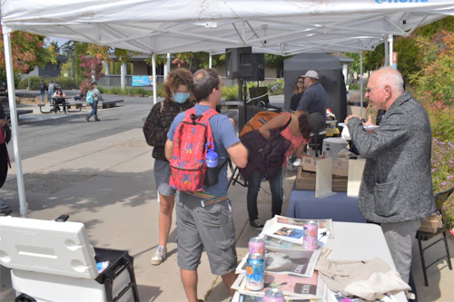 Brad Kava Recruiting Students for Journalism at the OSE Open House
