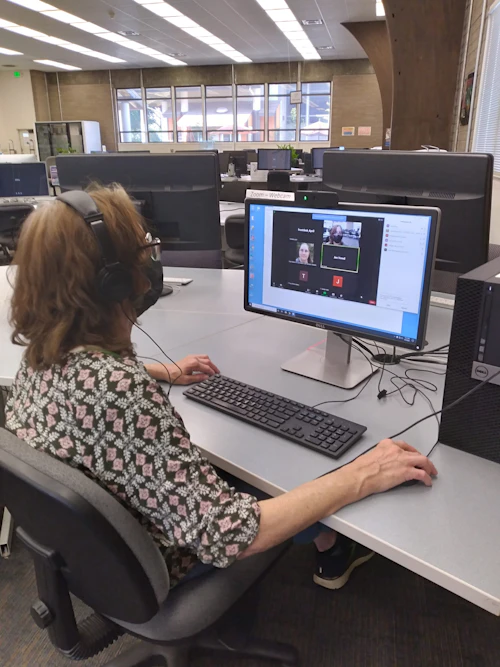 Asistente estudiantil de tutoría por Zoom desde el CTC