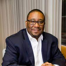 Photo of Dr. Travaris Harris