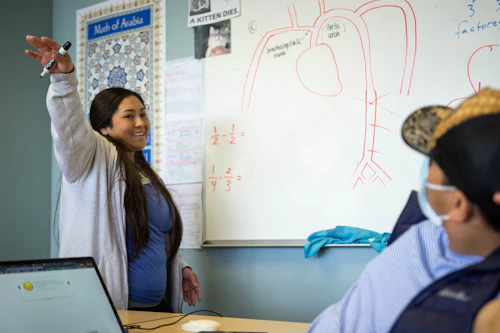 a chemistry tutor explains anatomy to a student