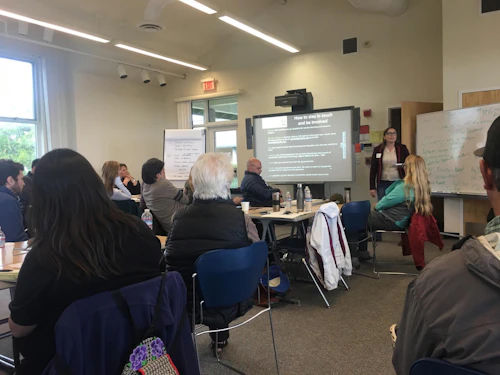 instructor enseñando