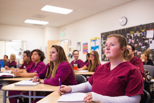 estudiantes de tecnología radiológica en el aula